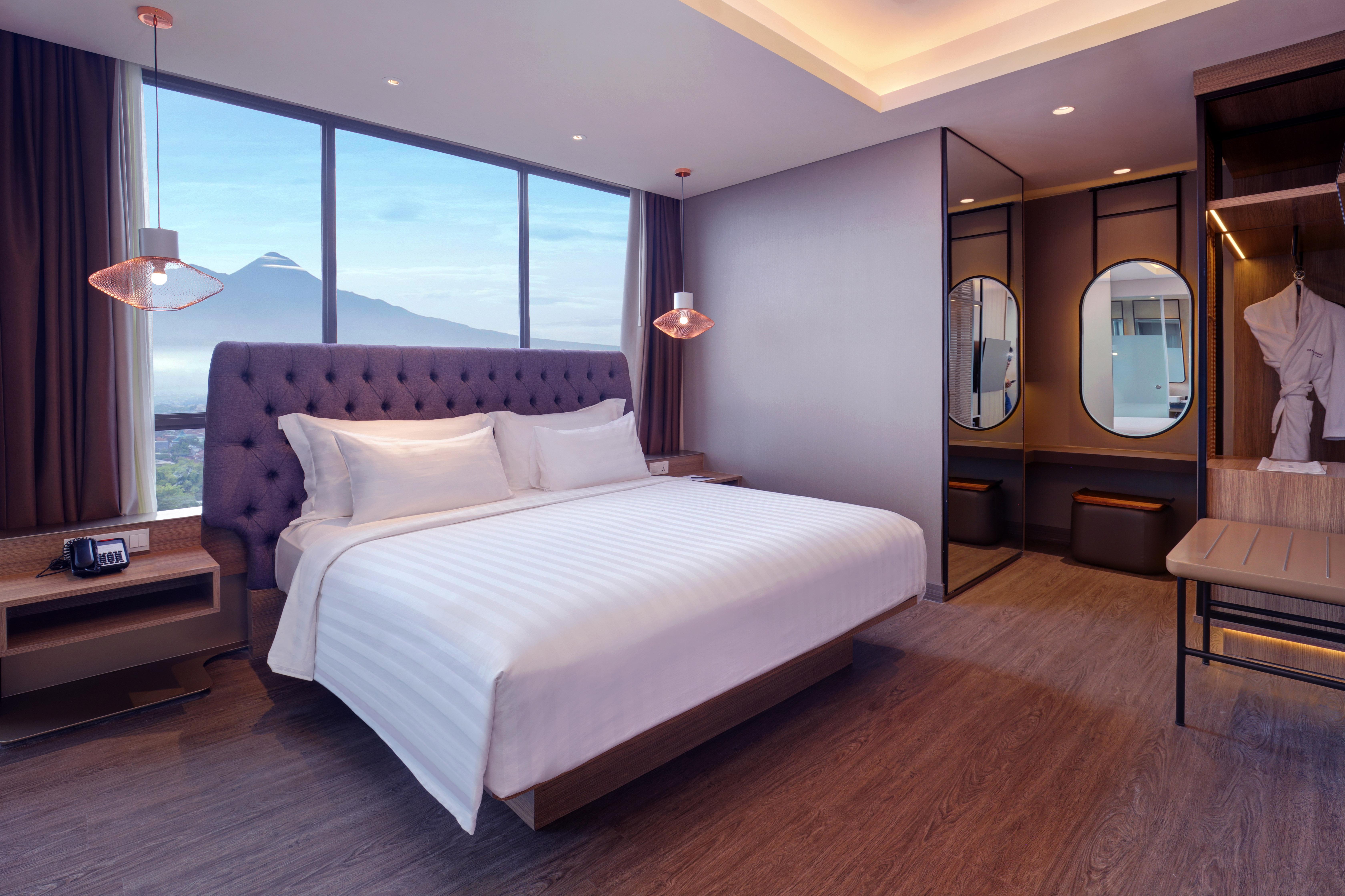 Grand Mercure Malang Buitenkant foto