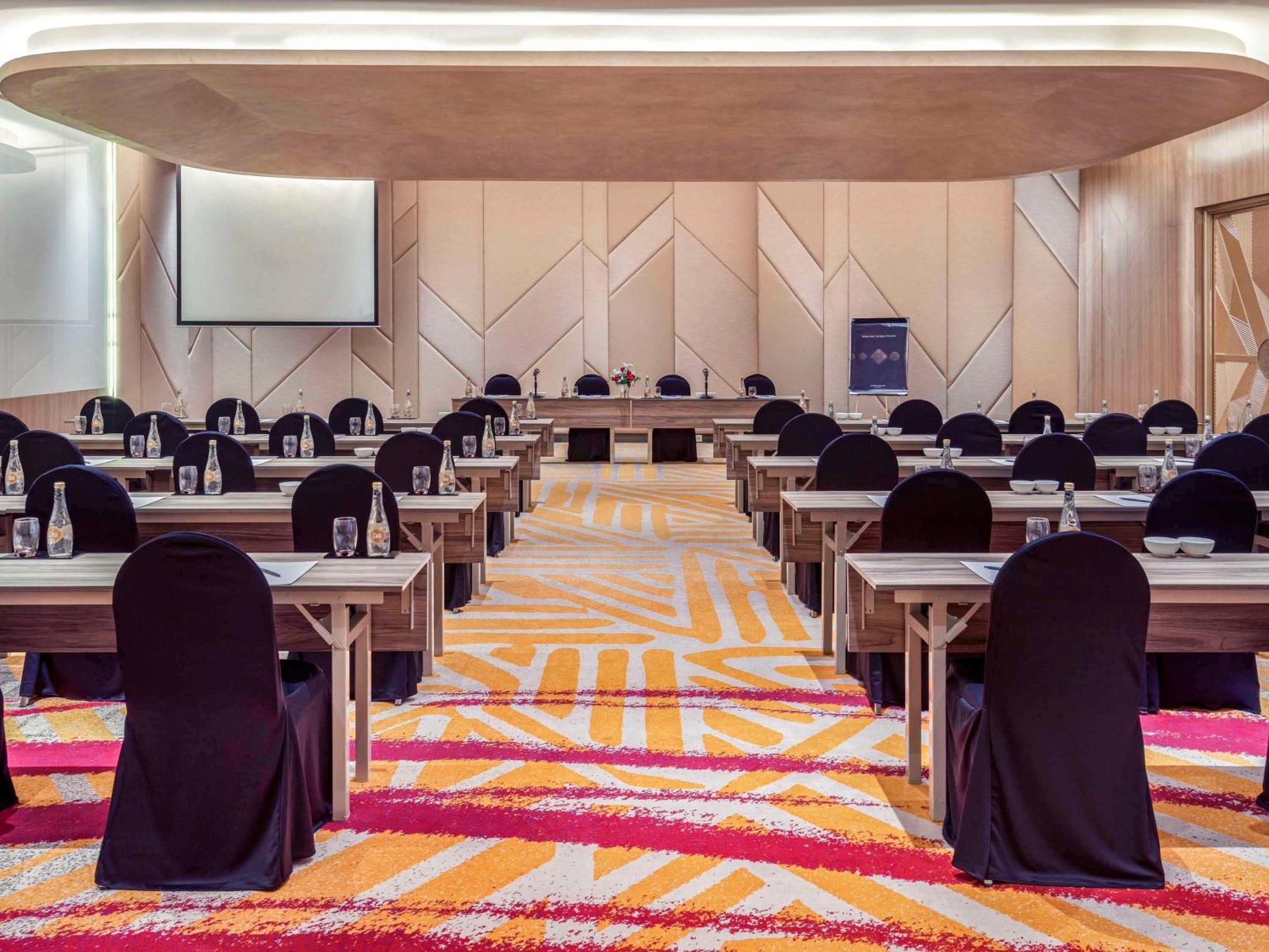 Grand Mercure Malang Buitenkant foto