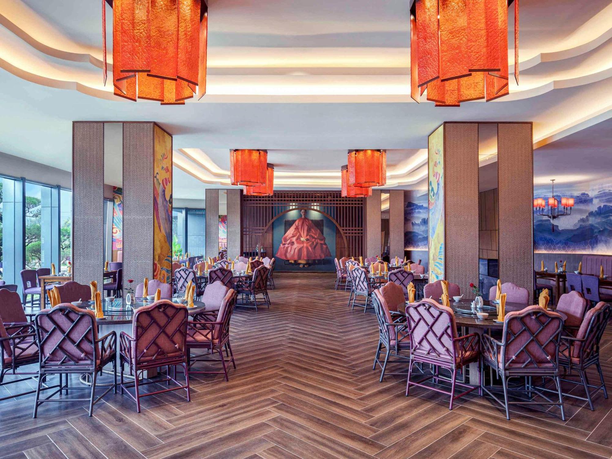 Grand Mercure Malang Buitenkant foto