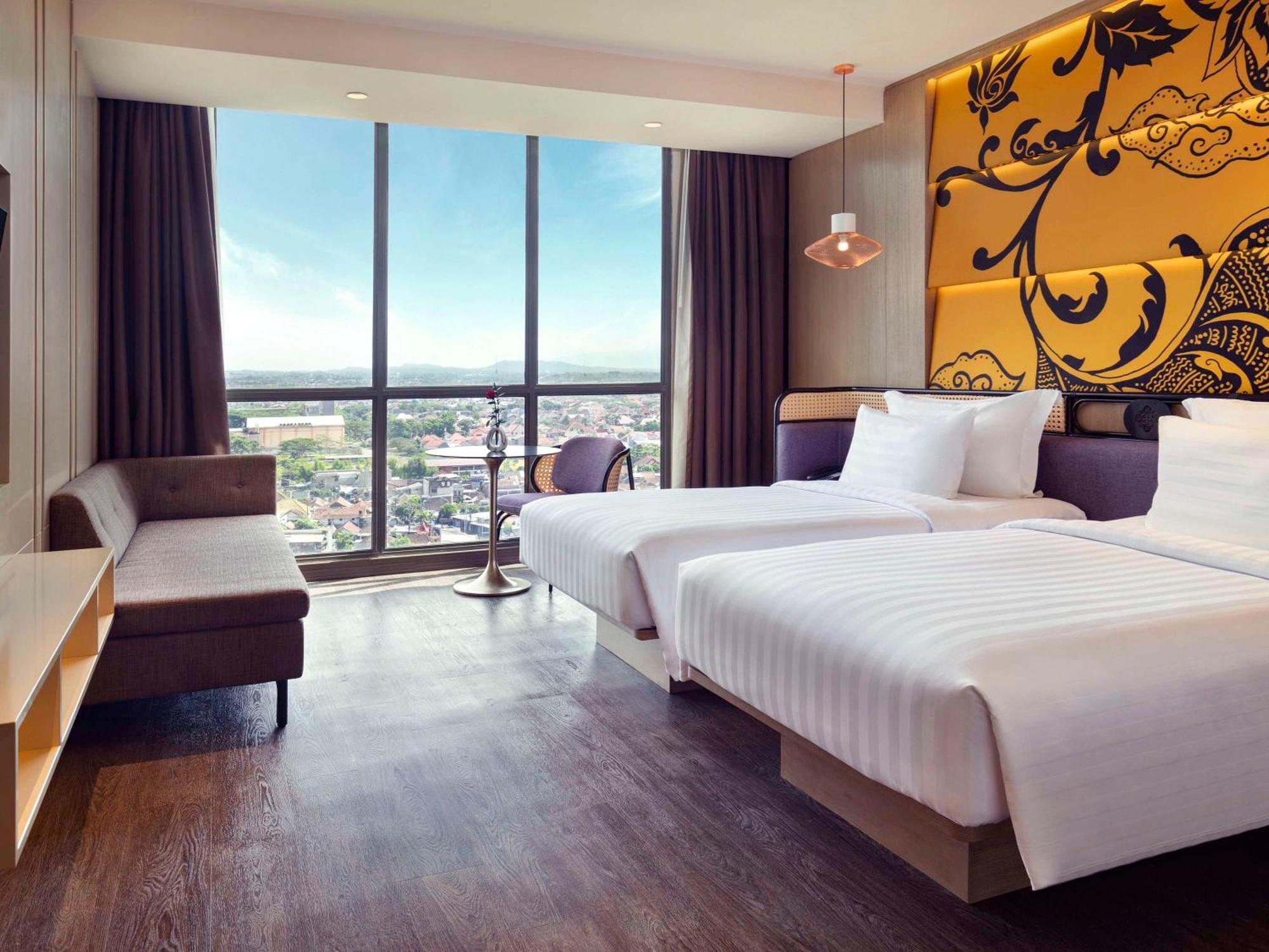 Grand Mercure Malang Buitenkant foto